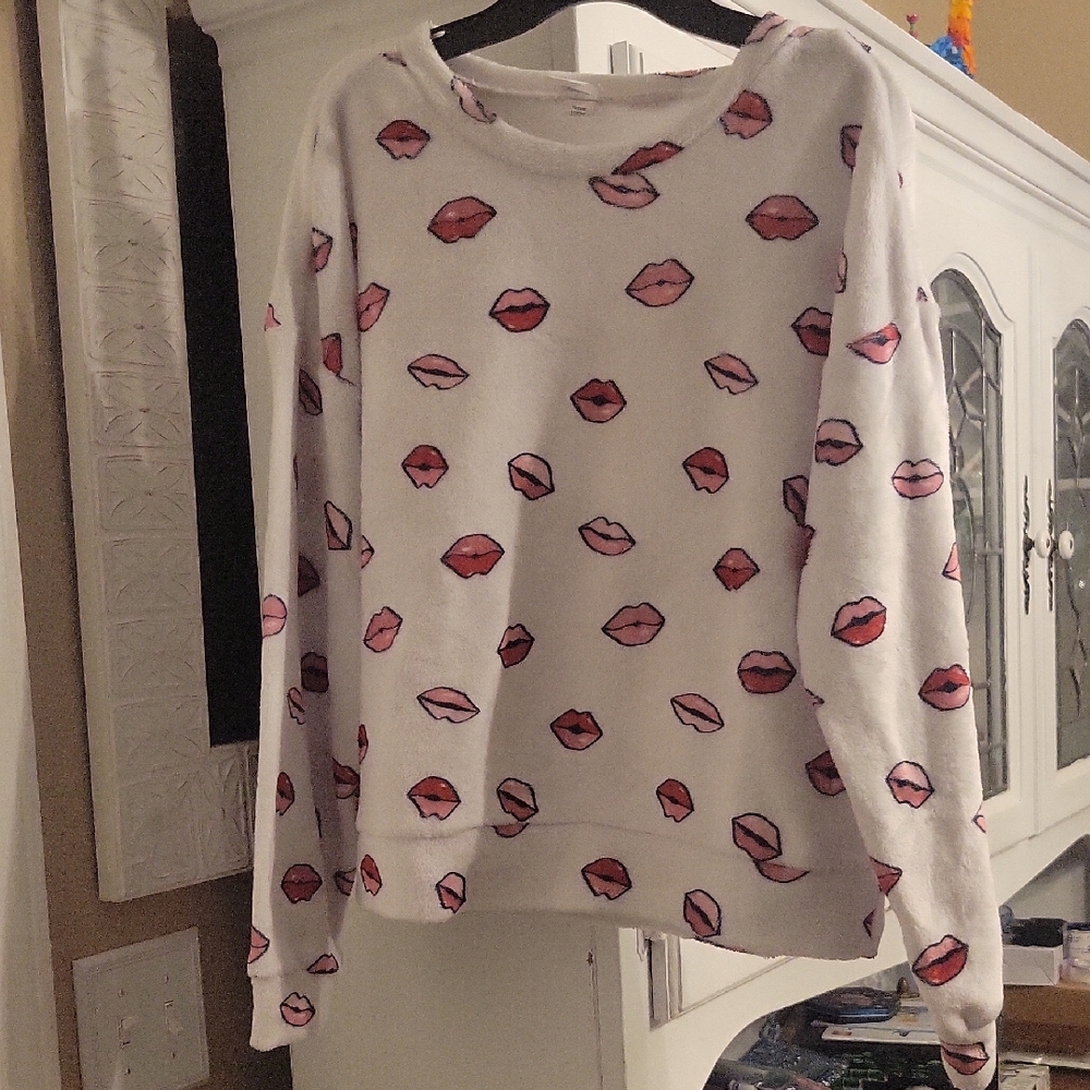 Cozy Kids Pajama Set with Lip Print